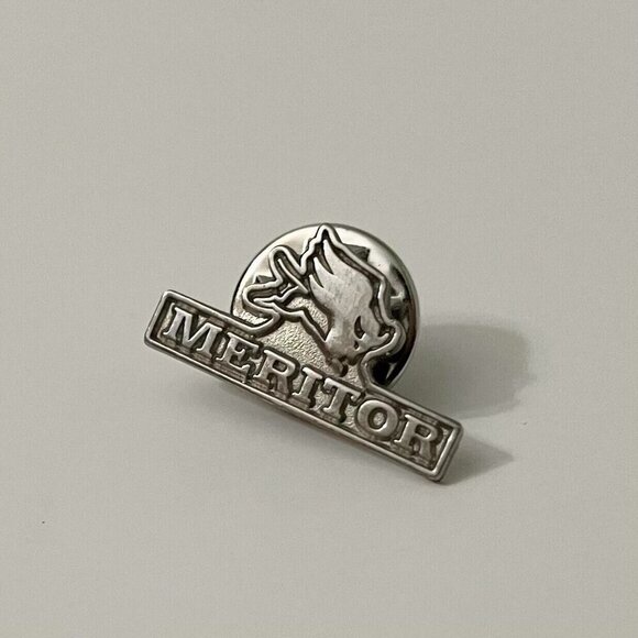 Meritor Logo Pin - Picture 8 of 8